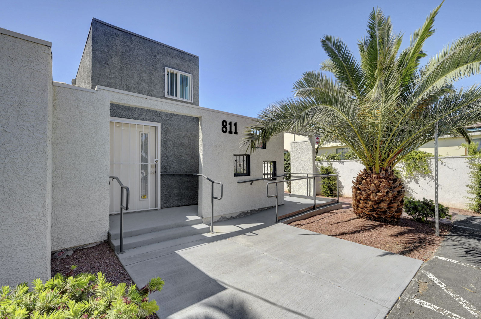 Office In Downtown Las Vegas, 811 S 6th St