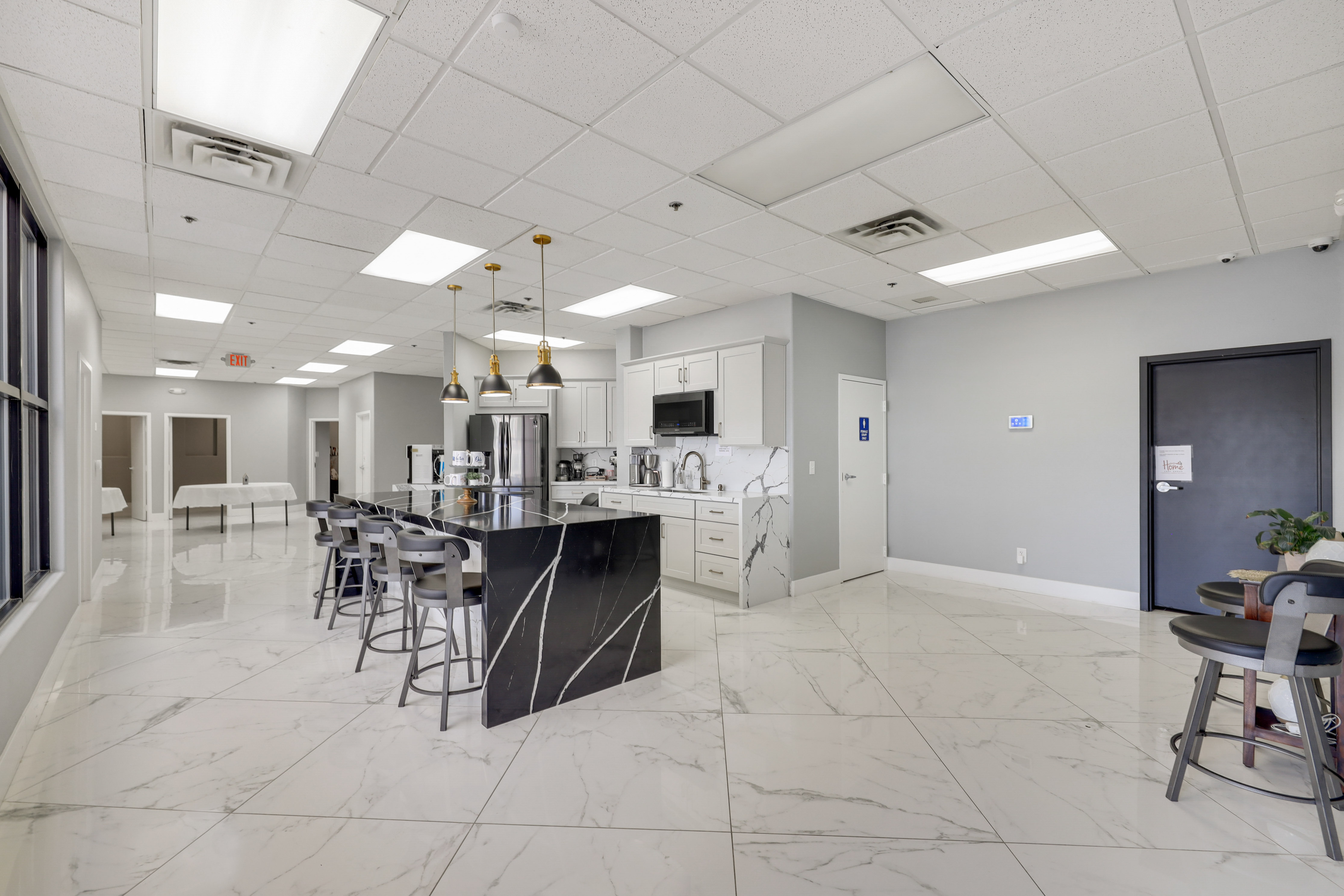 Renovated Medical/Office Owner-User Opportunity photo 10