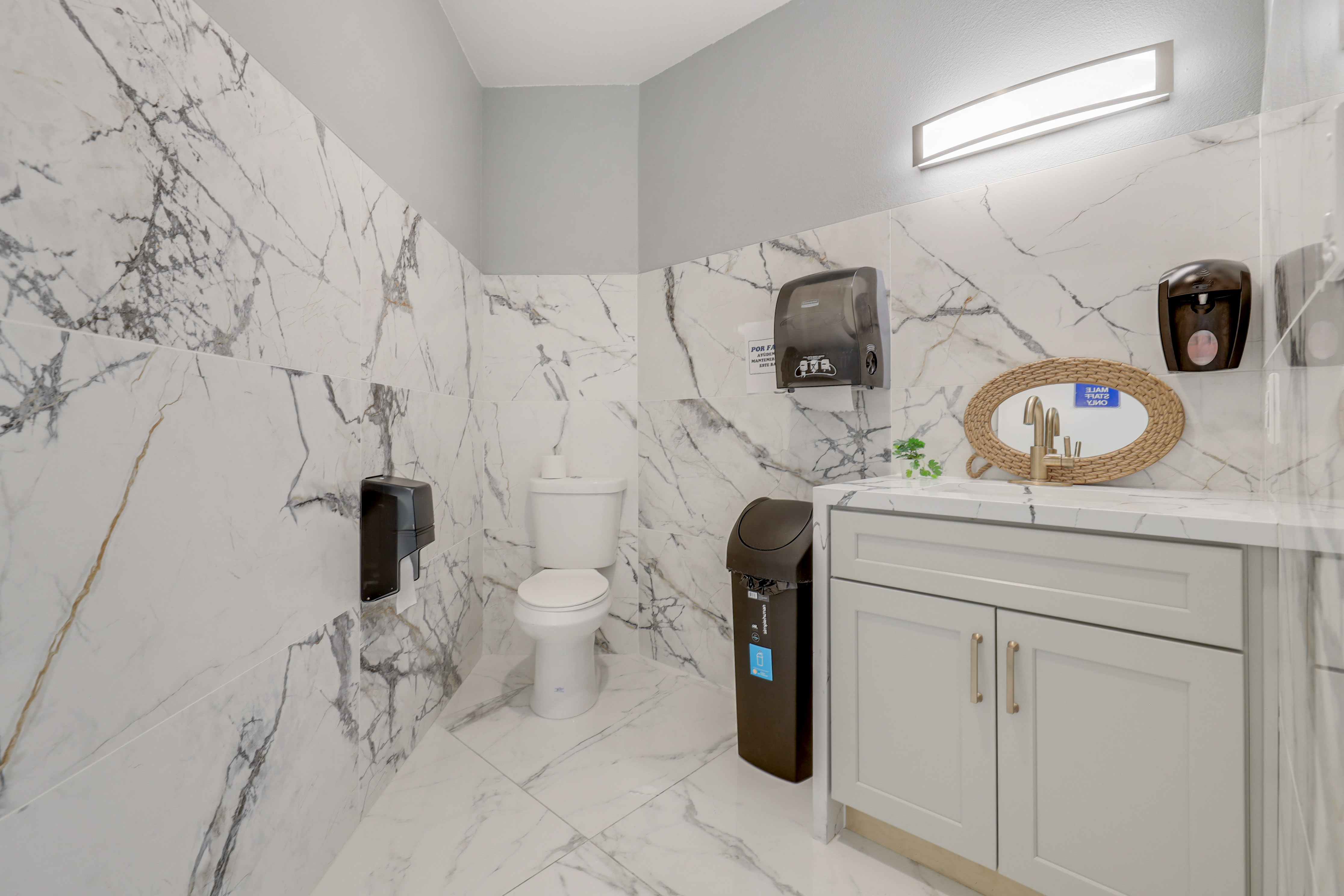 Renovated Medical/Office Owner-User Opportunity photo 11