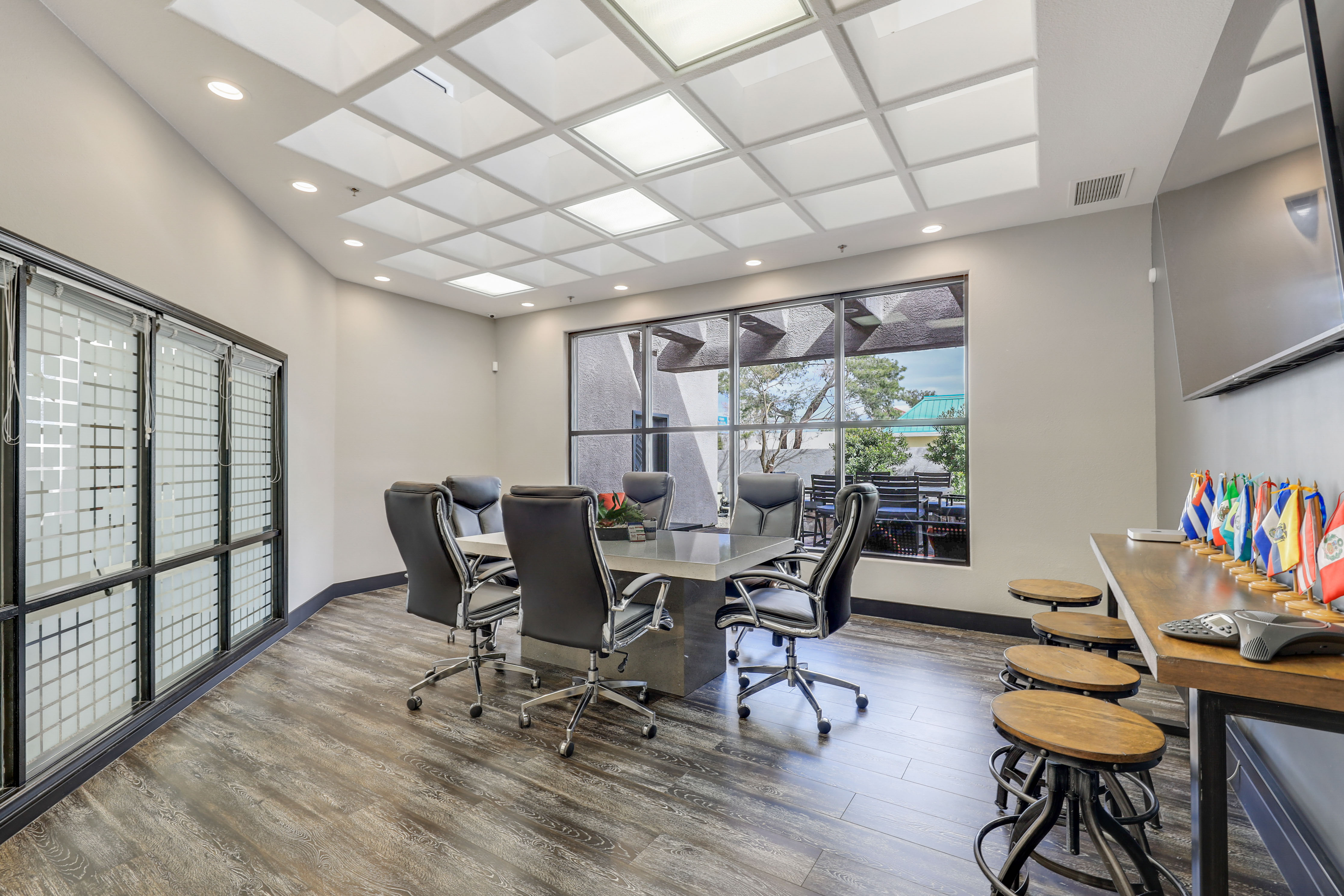 Renovated Medical/Office Owner-User Opportunity photo 5